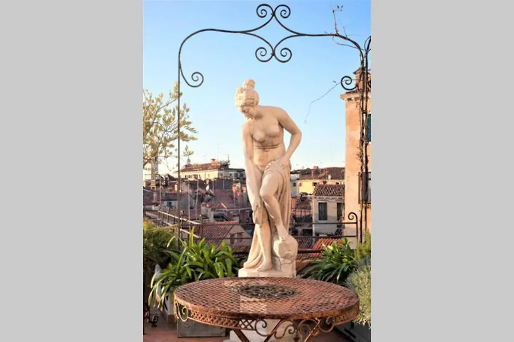 Ca' Erizzo Dream Apartment, Spectacular Views From The Amazing Terrace! Venice Apartment