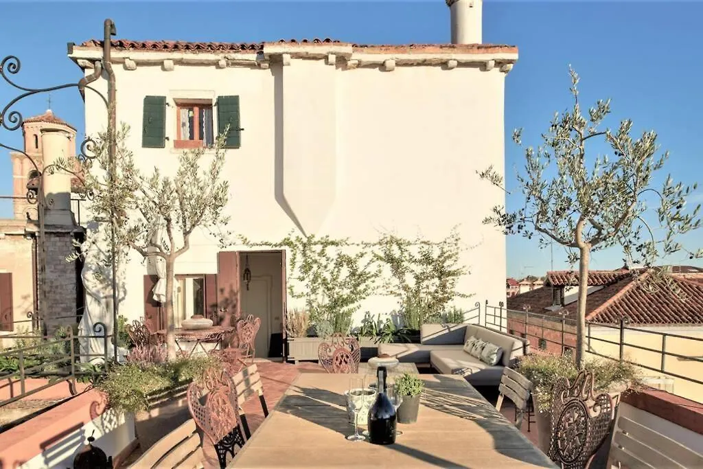Ca' Erizzo Dream Apartment, Spectacular Views From The Amazing Terrace! Venice Italy