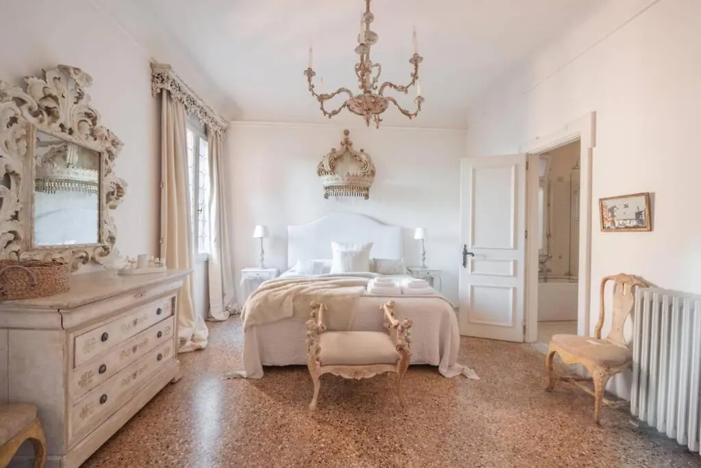 Ca' Erizzo Dream Apartment, Spectacular Views From The Amazing Terrace! Venice 0*,  Italy