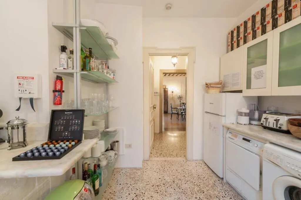 Ca' Erizzo Dream Apartment, Spectacular Views From The Amazing Terrace! Venice Apartment