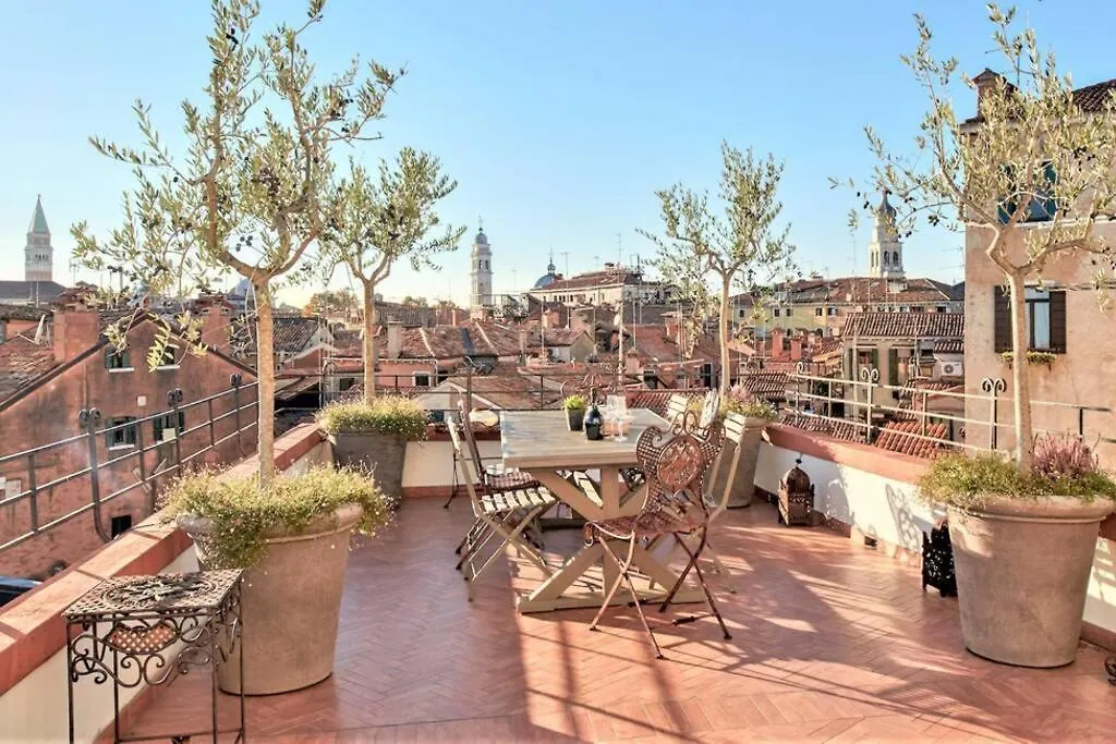 Ca' Erizzo Dream Apartment, Spectacular Views From The Amazing Terrace! Venice