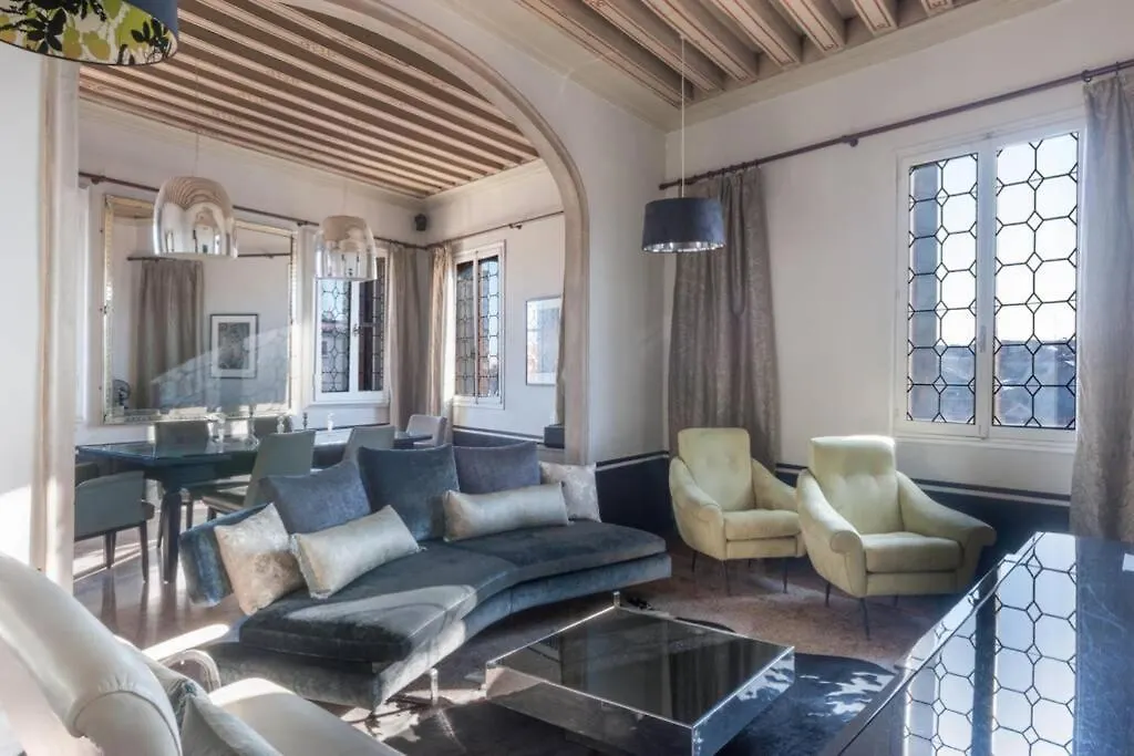 Ca' Erizzo Dream Apartment, Spectacular Views From The Amazing Terrace! Venice Apartment