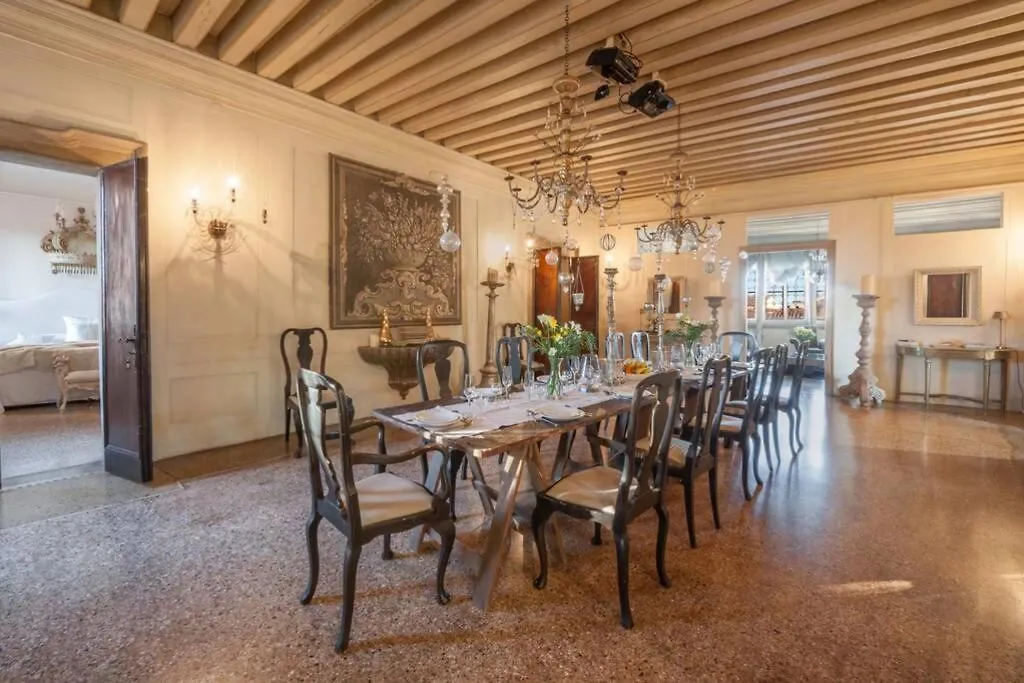 Ca' Erizzo Dream Apartment, Spectacular Views From The Amazing Terrace! Venice Apartment